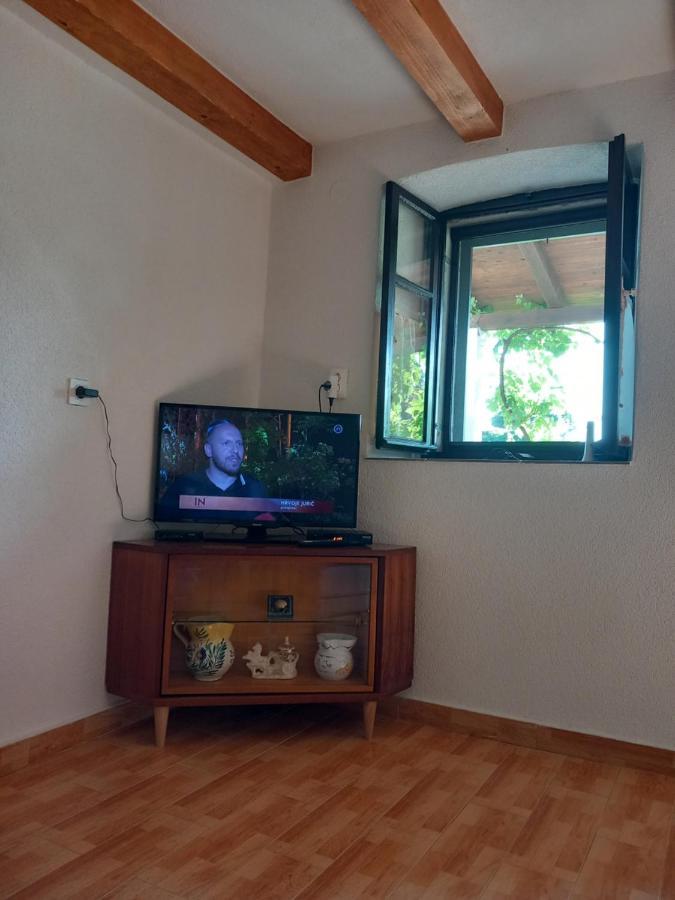 קרס Holiday Home Loznati מראה חיצוני תמונה